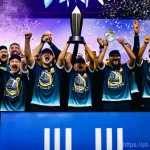 Home 9 댈러스 엠파이어 목격 사건 - **Prompt:** A dynamic, wide shot of the Dallas Empire Call of Duty League team celebrating their 202...